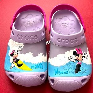 Crocs limited edition Mickey Minnie Mouse surfing crocs slip on violet p…